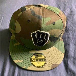 Milwaukee Brewers camo fitted hat